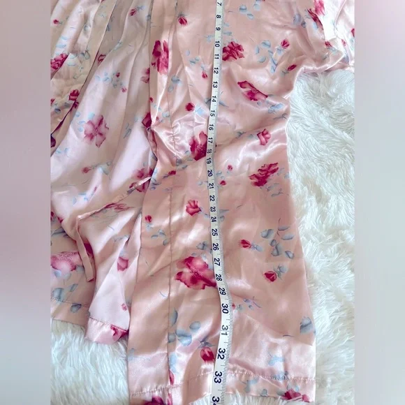 Pink and Red Floral Robe and Nightgown Set with Tie Closures Size 3X - Picture 15 of 15